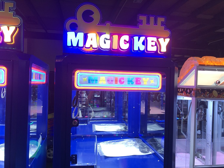 Magic Key Claw Machine