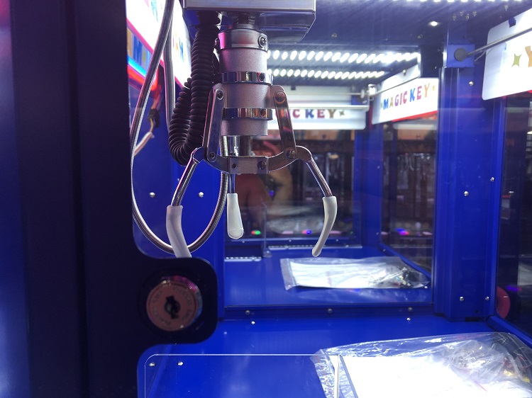 Magic Key Claw Machine